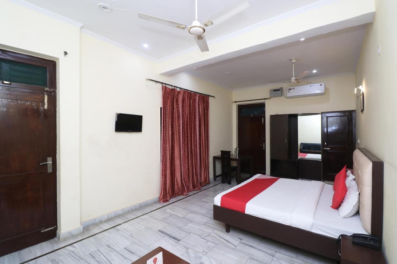 Oyo Hotel Ayaan Bareilly Exterior foto