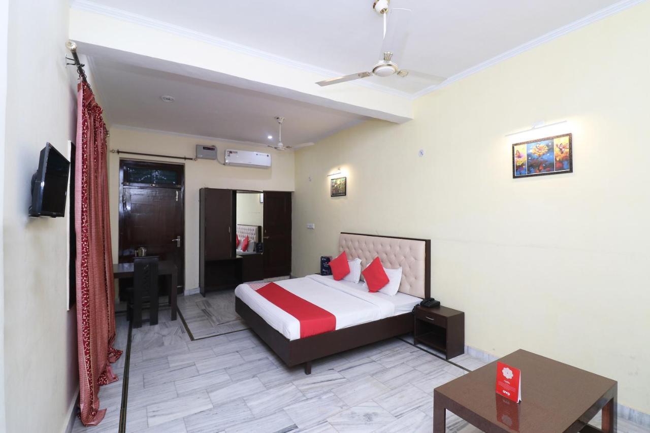 Oyo Hotel Ayaan Bareilly Exterior foto