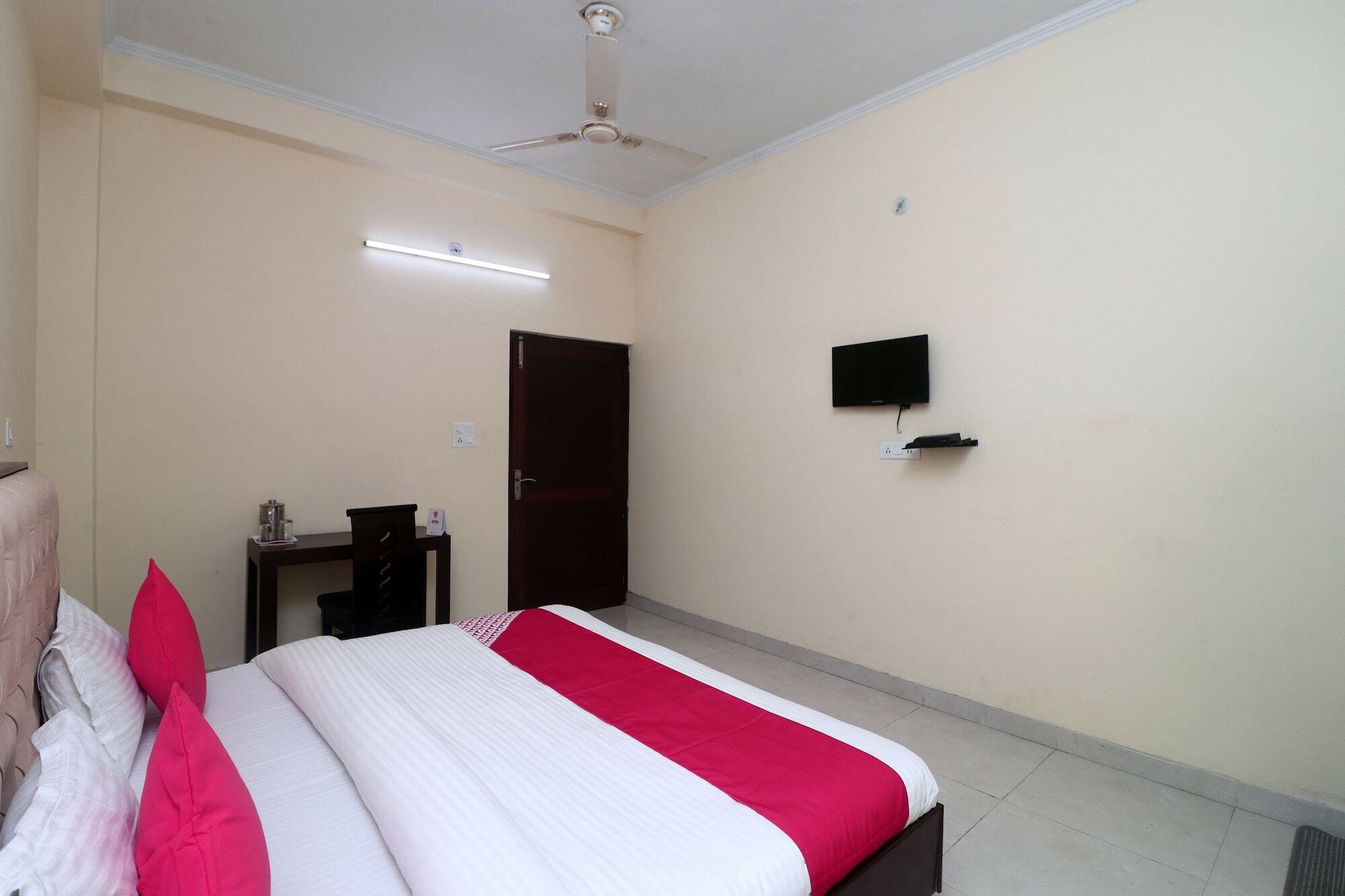 Oyo Hotel Ayaan Bareilly Exterior foto